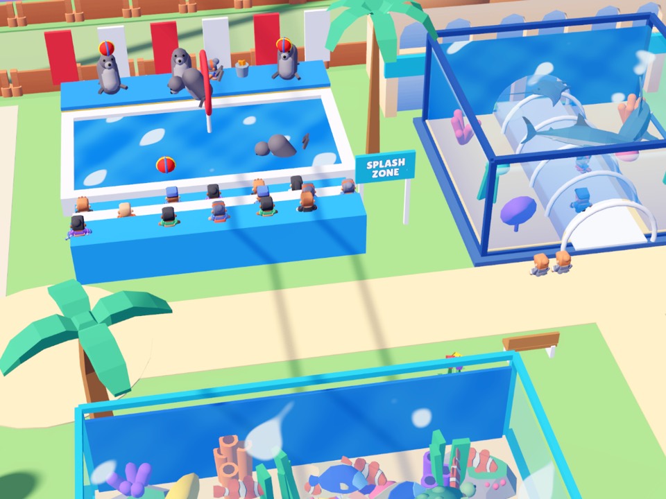 Splash Aquarium: seals in a show pool, a glass shark tunnel and a reef tank
